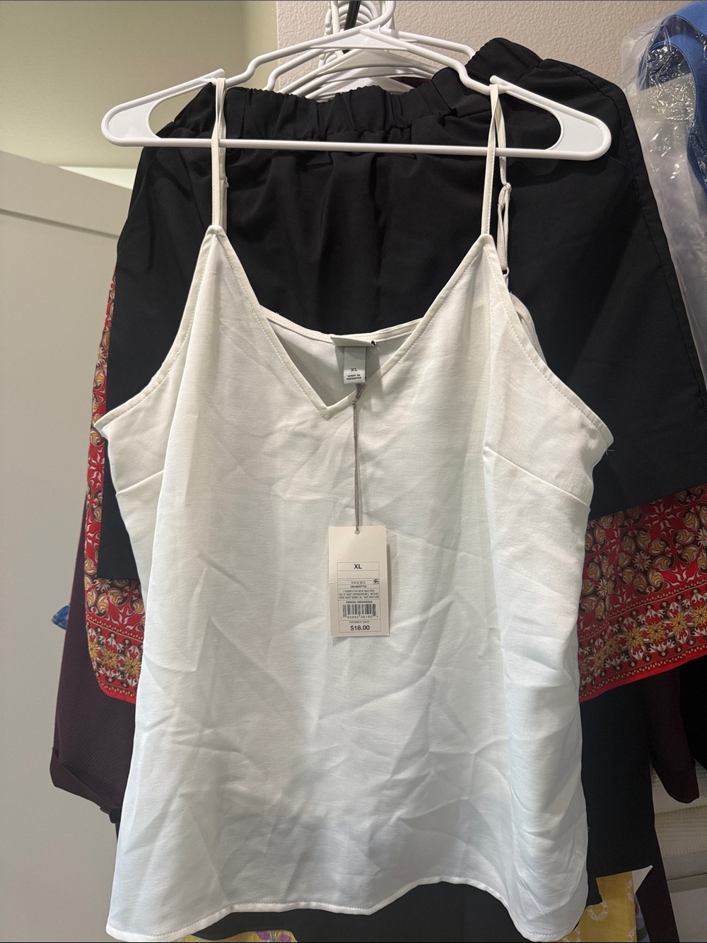 Target Soft White V-Neck Spaghetti Strap Camisole XL NWT New